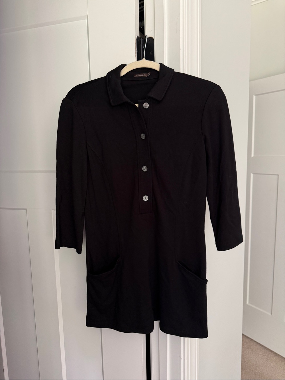 J. McLaughlin black top tunic jersey knit‎ collar pockets button